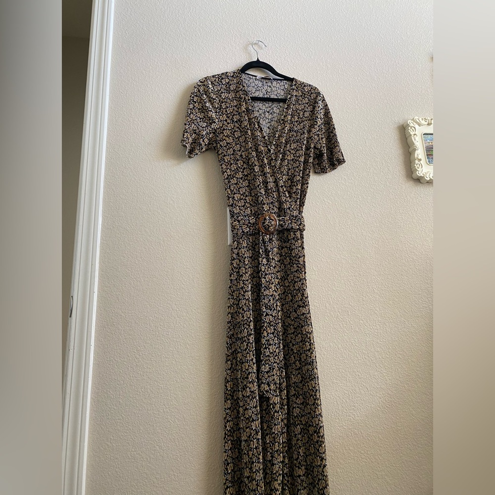 ZARA mod pleated floral jumpsuit with belt